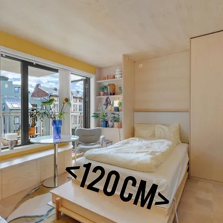 Stylish With Sunny Balcony *
